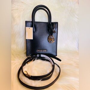 Micheal kors mini mercer crossbody or handbag $165 brand new with tag